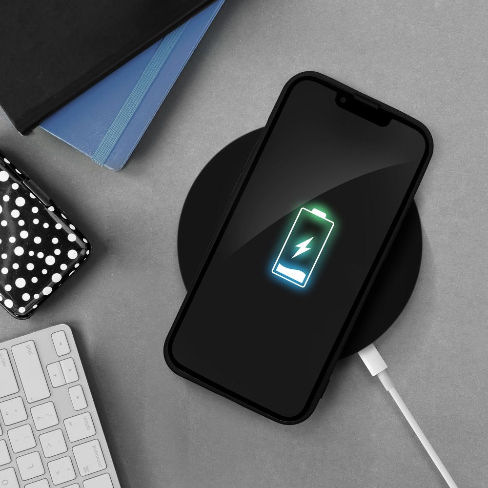 IPHONE 13 Pro fekete SZILIKON tok
