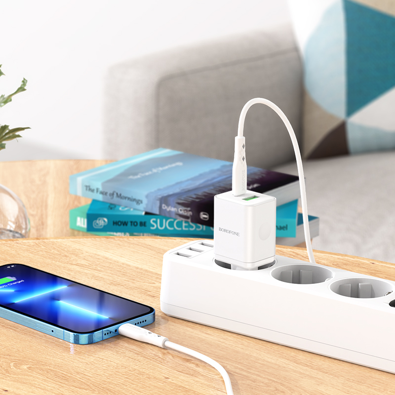 Borofone fali töltő BN7 - USB + Type C - QC 3.0 PD 20W fehér
