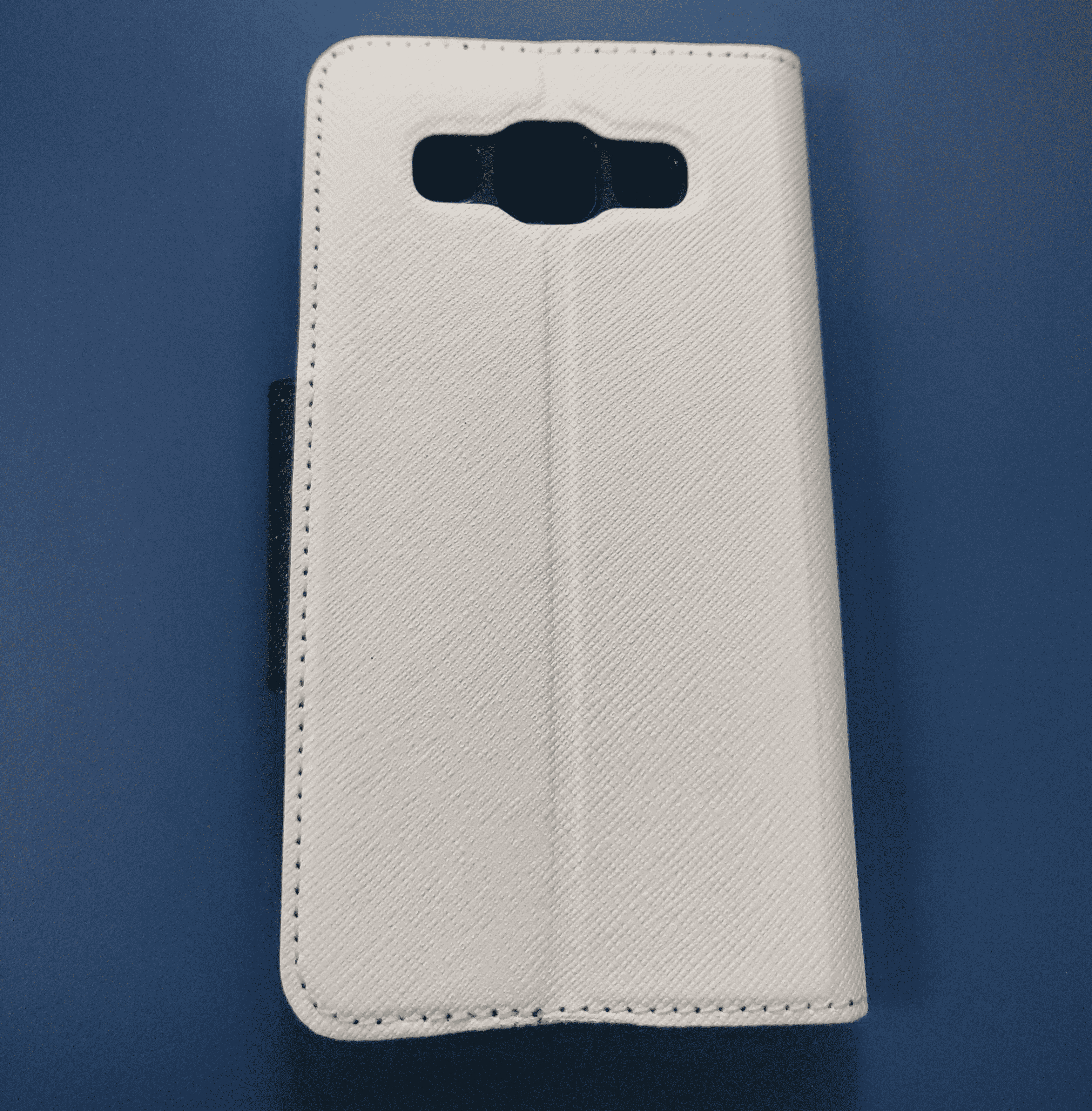 Samsung Galaxy A3 fliptok (fehér-fekete)